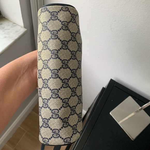 (55) GUCCI 80s Navy Crossbody - Picture 10 of 10